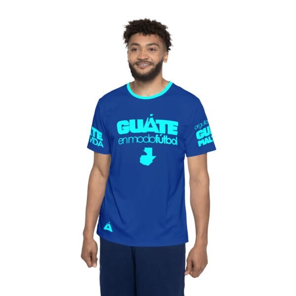 Saca a relucir tu pasión por el deporte con esta camiseta deportiva guatemalteca.