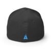Elegante gorra bordada cerrada para cualquier ocasión.