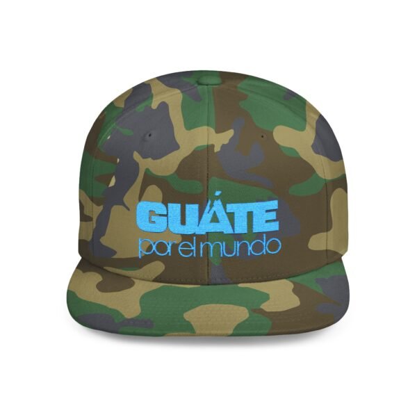 Esta gorra plana es elegante y ajustable, perfecta para el día a día.