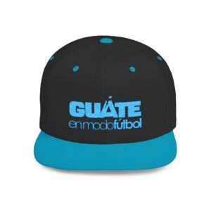 Esta gorra plana es elegante y ajustable, perfecta para el día a día.