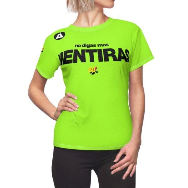 Atrevida camiseta femenina inspirada en los 80s, perfecta para ropa casual, ideal para salidas informales.