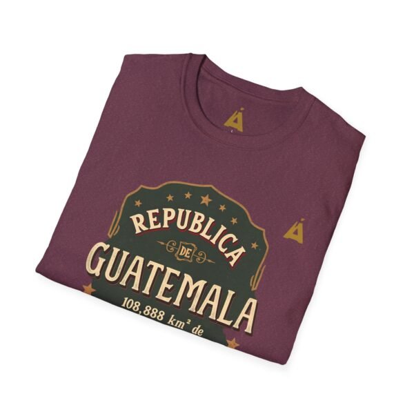Camiseta unisex vintage de Guatemala con un estilo suave, perfecta para uso casual y como souvenir.
