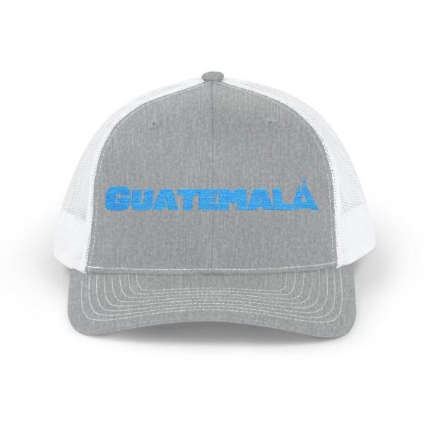 Elegante gorra de Camionero, bordada, perfecta para uso casual, una opción moderna y cómoda.