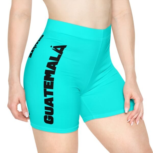 Elegantes shorts ciclistas deportivos para mujer, perfectos para entrenar y para el verano.