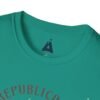 Celebra tu herencia guatemalteca con esta camiseta unisex con orgullo, perfecta para pasear.