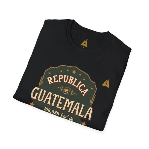 Camiseta unisex vintage de Guatemala con un estilo suave, perfecta para uso casual y como souvenir.