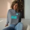 Sudadera corta con capucha de GUATE, estilo moderno y desenfadado, ideal para salidas o para relajarse en casa.
