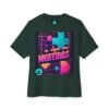 Camiseta holgada inspirada en los 80s, perfecta para salidas informales, con un aire divertido y nostálgico.