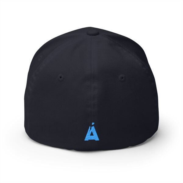 Elegante gorra bordada cerrada para cualquier ocasión. Perfecta como gorra deportiva.