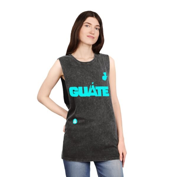 Camiseta unisex de GUATE con lavado a la piedra irradia, estilo relajado y natural, ideal para salidas informales.