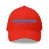 Elegante gorra bordada cerrada para cualquier ocasión. Perfecta como gorra deportiva.