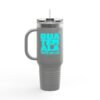 Elegante taza térmica de GUATE, ideal para quienes disfrutan de sus bebidas en movimiento.