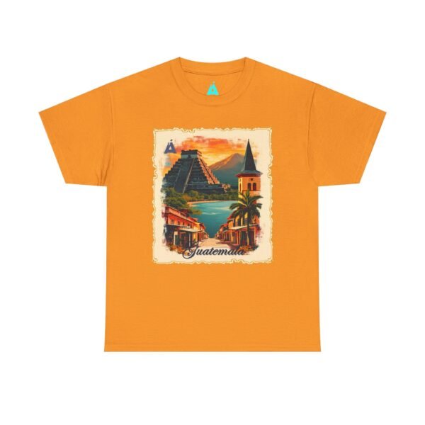 Celebra tu herencia guatemalteca con esta camiseta unisex con orgullo, perfecta para pasear.