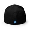 Elegante gorra bordada cerrada para cualquier ocasión.