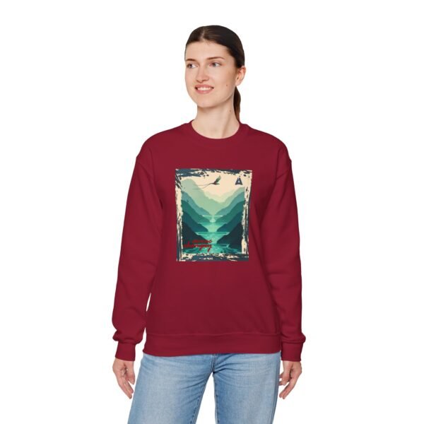Sudadera unisex inspirada en la naturaleza de Semuc Champey, perfecta para los amantes de la moda.