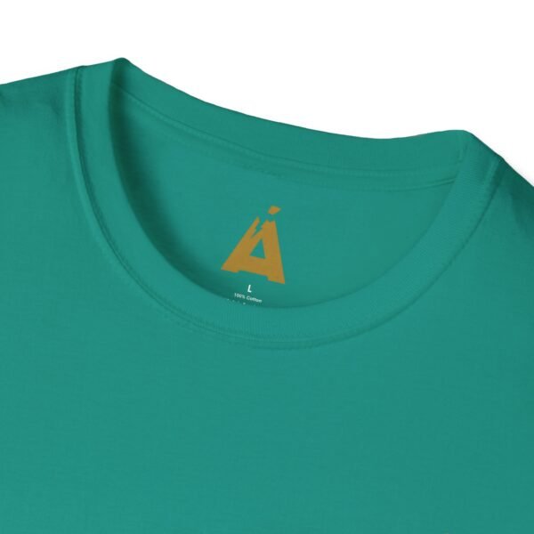 Celebra tu herencia guatemalteca con esta camiseta unisex con orgullo, perfecta para pasear.
