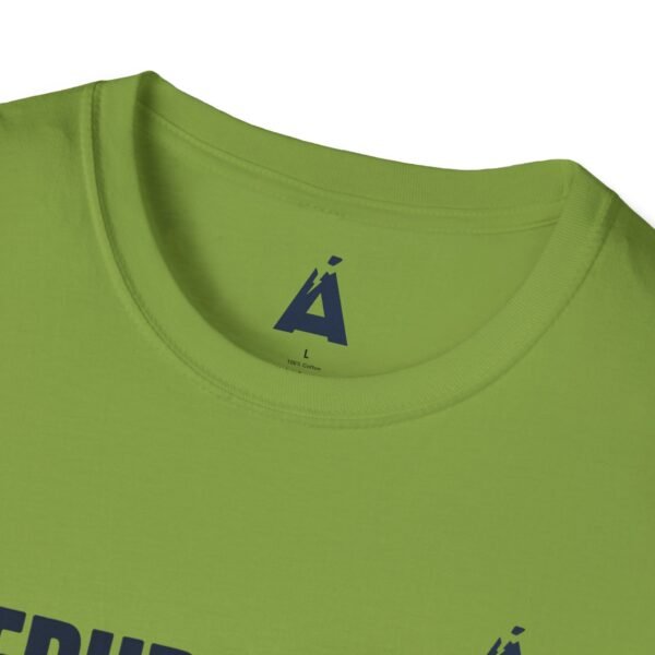 Celebra tu herencia guatemalteca con esta camiseta unisex con orgullo, perfecta para pasear.