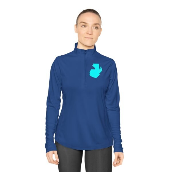 Elegante jersey deportivo para aventuras al aire libre, perfecto para mujeres que buscan estilo y comodidad.