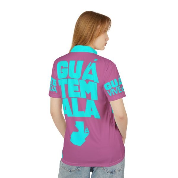 Polo unisex vibrante y moderno, perfecto para salidas de verano, viajes y celebraciones.