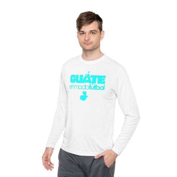 Camiseta unisex ligera manga larga espíritu guatemalteco perfecta para cualquier aficionado al fútbol.