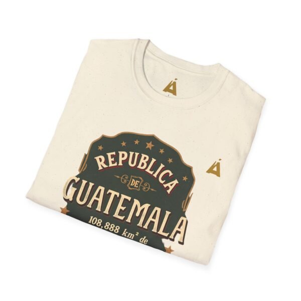 Camiseta unisex vintage de Guatemala con un estilo suave, perfecta para uso casual y como souvenir.