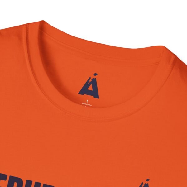 Celebra tu herencia guatemalteca con esta camiseta unisex con orgullo, perfecta para pasear.