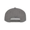 Esta gorra plana es elegante y ajustable, perfecta para el día a día.