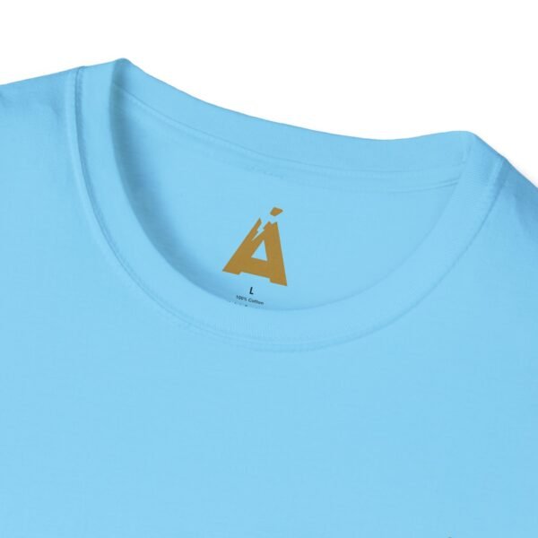 Celebra tu herencia guatemalteca con esta camiseta unisex con orgullo, perfecta para pasear.