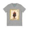 La camiseta unisex Tikal Vintage de cuello en V ofrece un look casual pero elegante.