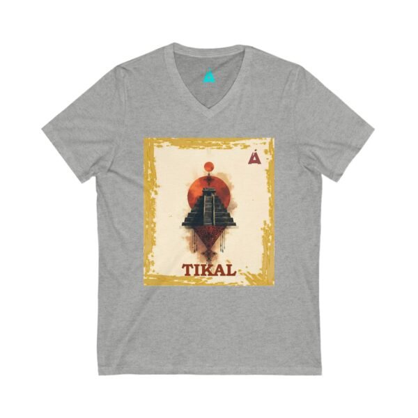 La camiseta unisex Tikal Vintage de cuello en V ofrece un look casual pero elegante.