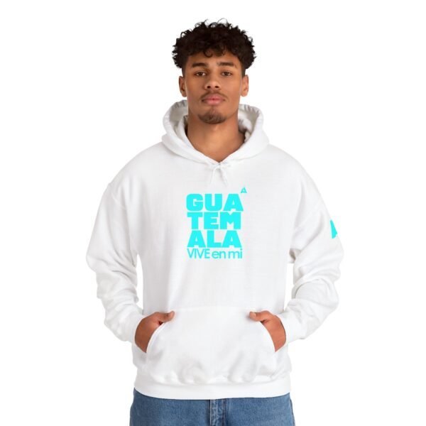 Mantente abrigado y con estilo con esta sudadera unisex Guatemala VIVE en Mí. Perfecta para mostrar tus raíces.