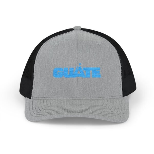 Elegante gorra de Camionero, bordada, perfecta para uso casual, una opción moderna y cómoda.