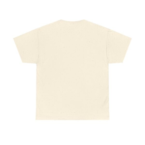Celebra tu herencia guatemalteca con esta camiseta unisex con orgullo, perfecta para pasear.