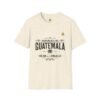 Celebra tu herencia guatemalteca con esta camiseta unisex con orgullo, perfecta para pasear.