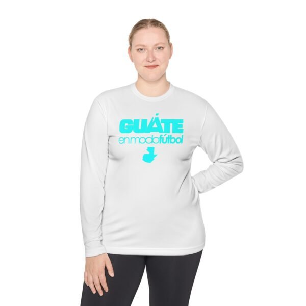 Camiseta unisex ligera manga larga espíritu guatemalteco perfecta para cualquier aficionado al fútbol.