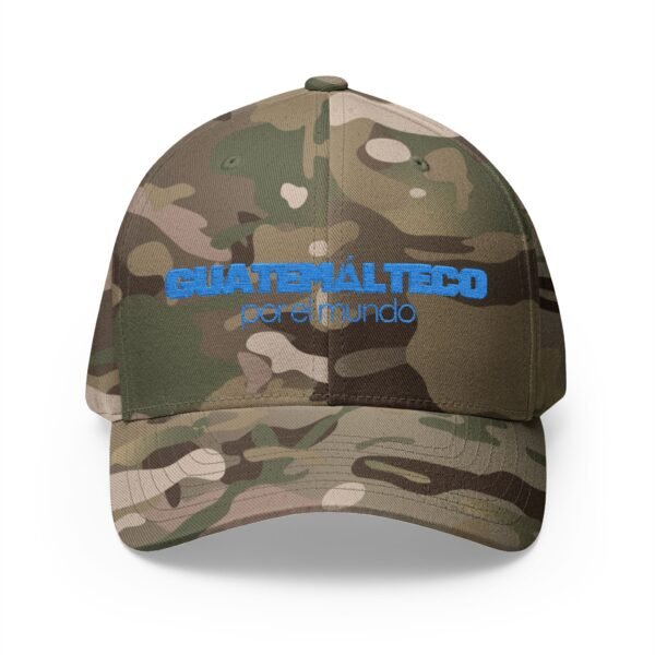 Elegante gorra bordada cerrada para cualquier ocasión. Perfecta como gorra deportiva.