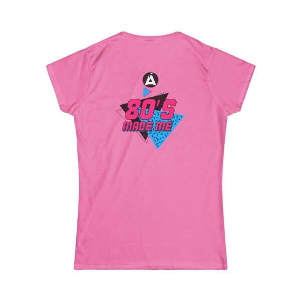 Camiseta para mujer, nostalgia de los 80s, perfecta para añadir un toque de color a tu armario.