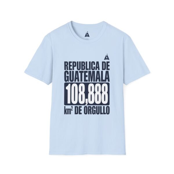 Celebra tu herencia guatemalteca con esta camiseta unisex con orgullo, perfecta para pasear.