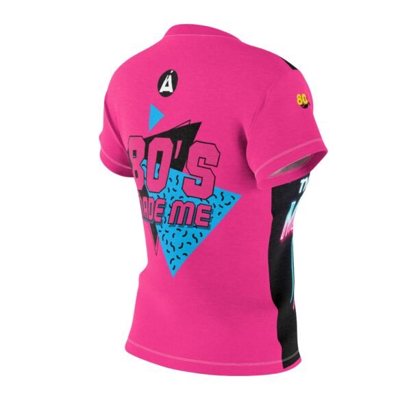 Camiseta con gráfico neón para mujeres atrevidas, perfecta para destacar o como un conjunto informal.