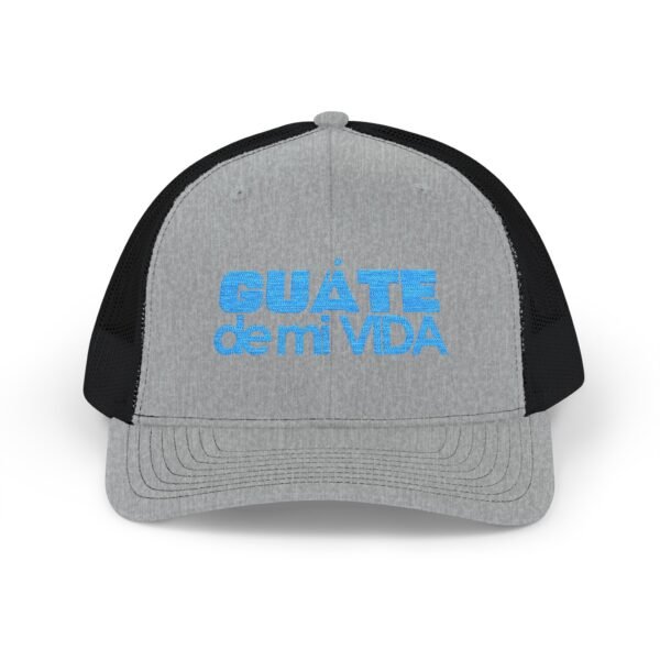 Elegante gorra de Camionero, bordada, perfecta para uso casual, una opción moderna y cómoda.