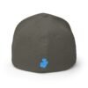 Elegante gorra bordada cerrada para cualquier ocasión.