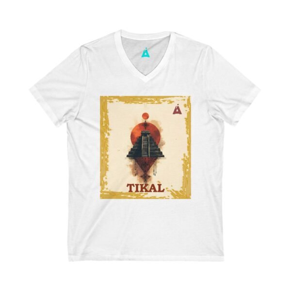 La camiseta unisex Tikal Vintage de cuello en V ofrece un look casual pero elegante.