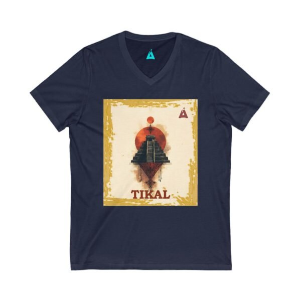 La camiseta unisex Tikal Vintage de cuello en V ofrece un look casual pero elegante.