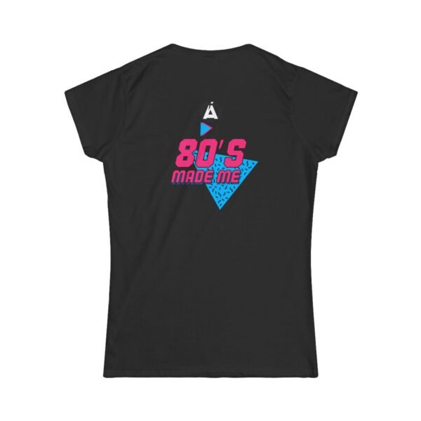 Camiseta para mujer, nostalgia de los 80s, perfecta para añadir un toque de color a tu armario.