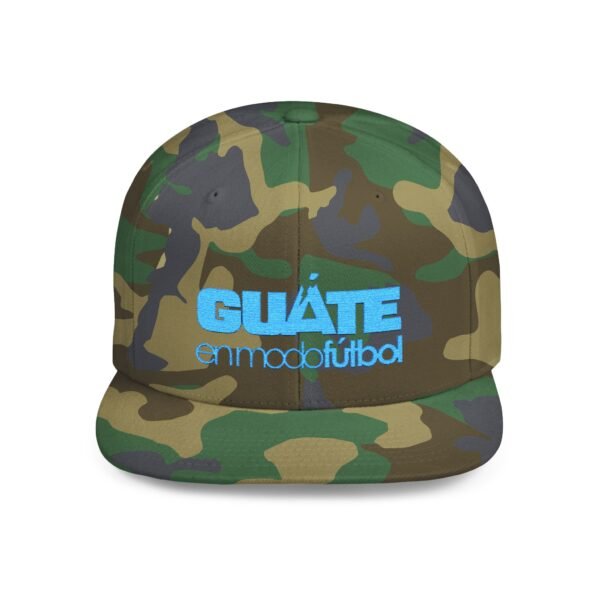Esta gorra plana es elegante y ajustable, perfecta para el día a día.