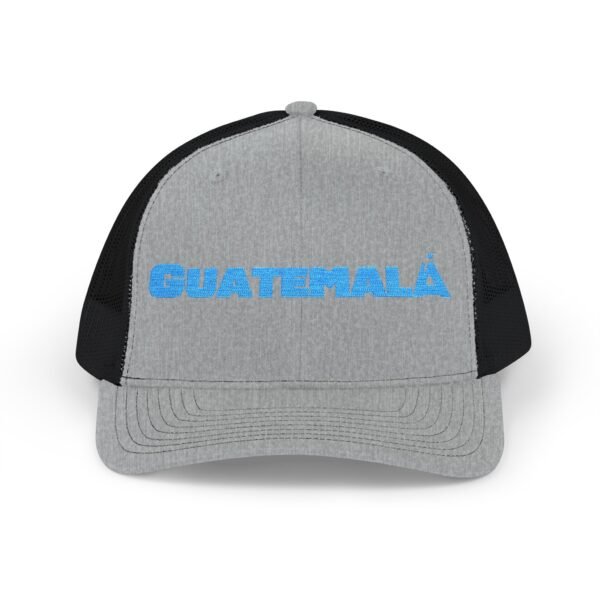 Elegante gorra de Camionero, bordada, perfecta para uso casual, una opción moderna y cómoda.