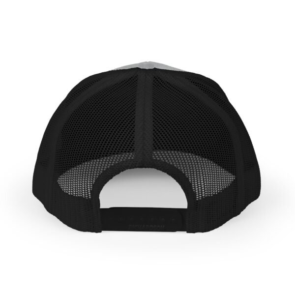 Elegante gorra de Camionero, bordada, perfecta para uso casual, una opción moderna y cómoda.