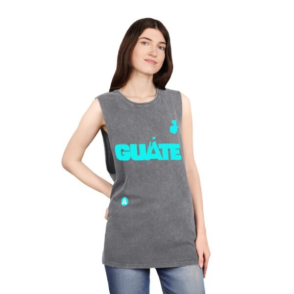 Camiseta unisex de GUATE con lavado a la piedra irradia, estilo relajado y natural, ideal para salidas informales.