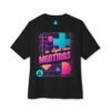 Camiseta holgada inspirada en los 80s, perfecta para salidas informales, con un aire divertido y nostálgico.