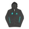 Demuestra tu orgullo guatemalteco con esta sudadera unisex de polar con cremallera, perfecta para aficionados al fútbol y viajeros.